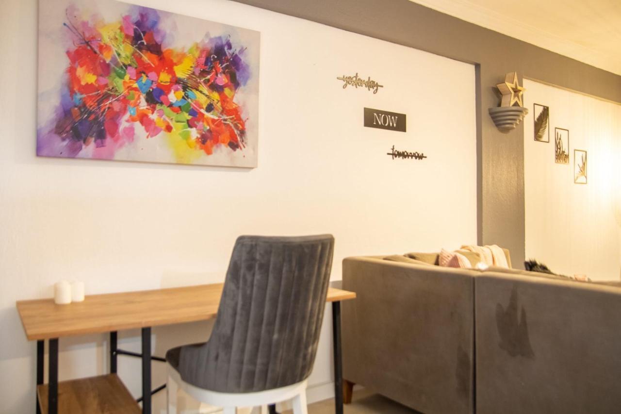 Amazing Flat Near The Coast With A Delightful Shared Terrace Close To Public Transportation In Karsiyaka Измир Екстериор снимка
