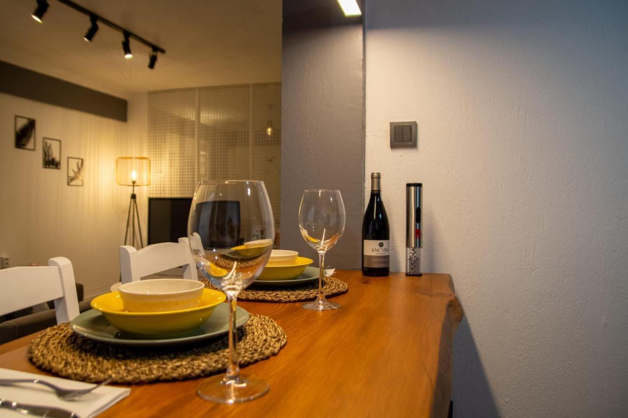 Amazing Flat Near The Coast With A Delightful Shared Terrace Close To Public Transportation In Karsiyaka Измир Екстериор снимка