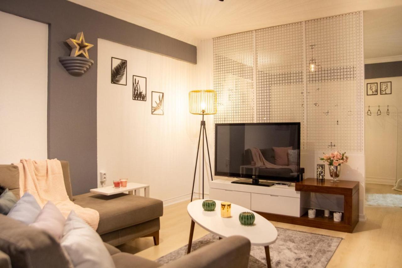Amazing Flat Near The Coast With A Delightful Shared Terrace Close To Public Transportation In Karsiyaka Измир Екстериор снимка